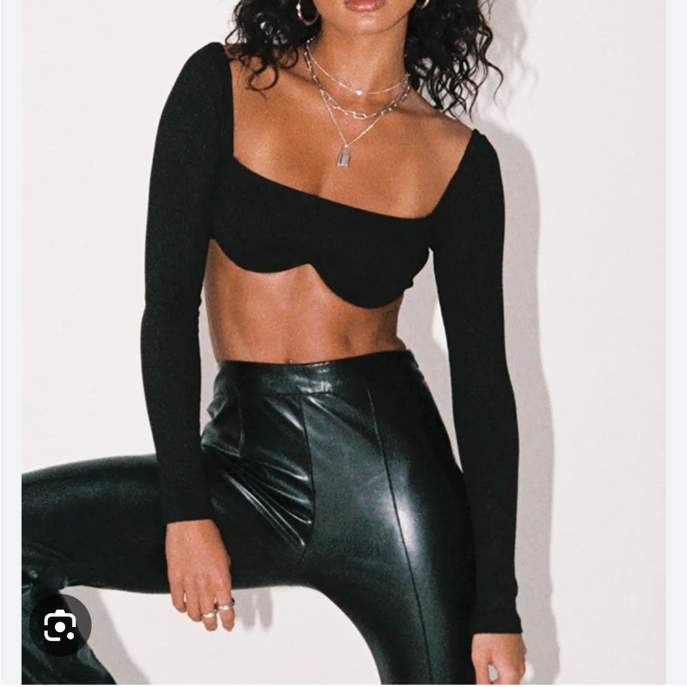 Black Long Sleeve Crop Top